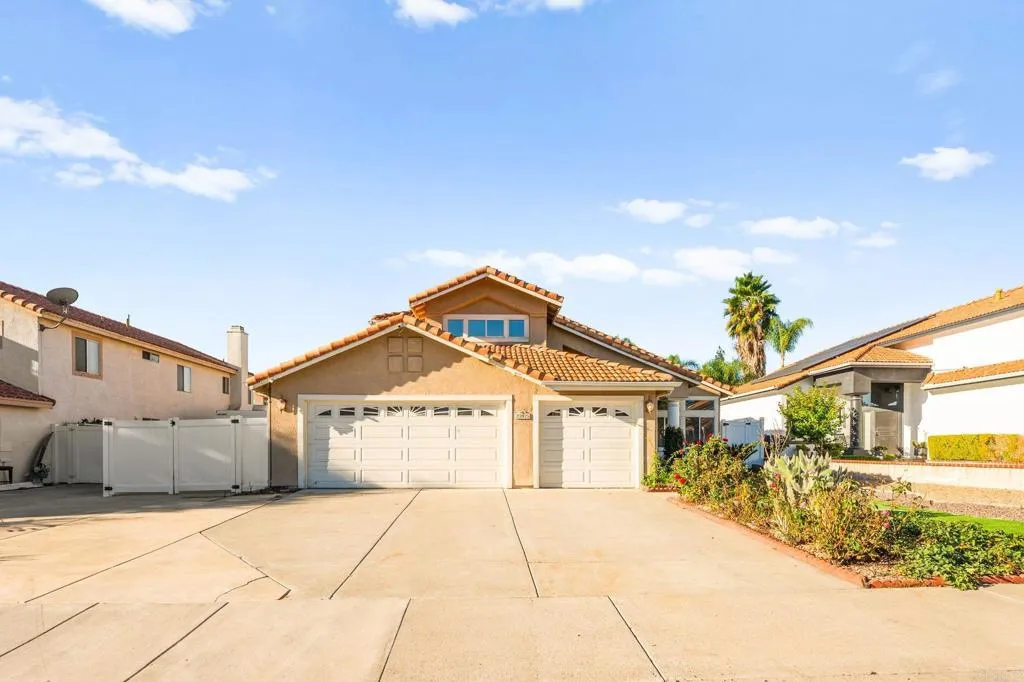 23925 Constantine Dr, Murrieta, California 92562 home-pic-1